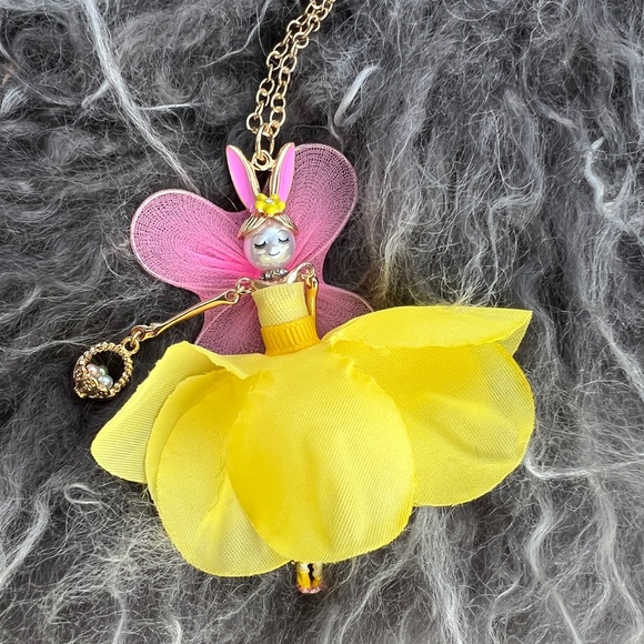 Betsey Johnson Fairy Bunny Daffodil Crystal necklace - Picture 10 of 10